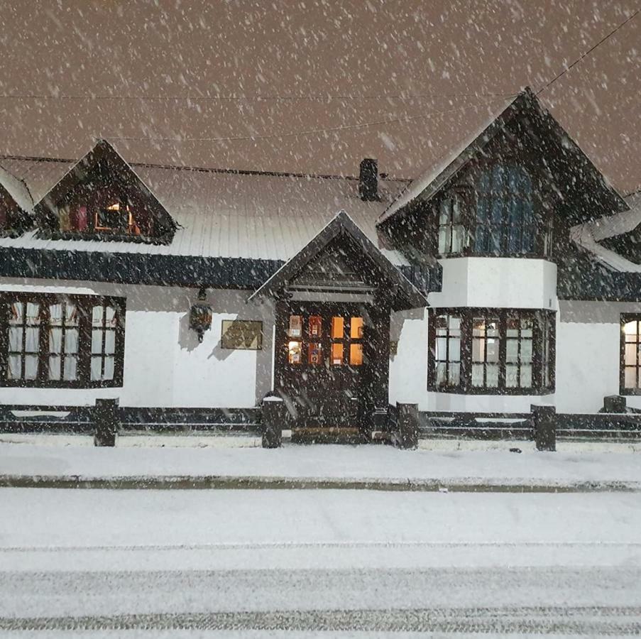 Hosteria Residencia Linares Ushuaia Exterior foto